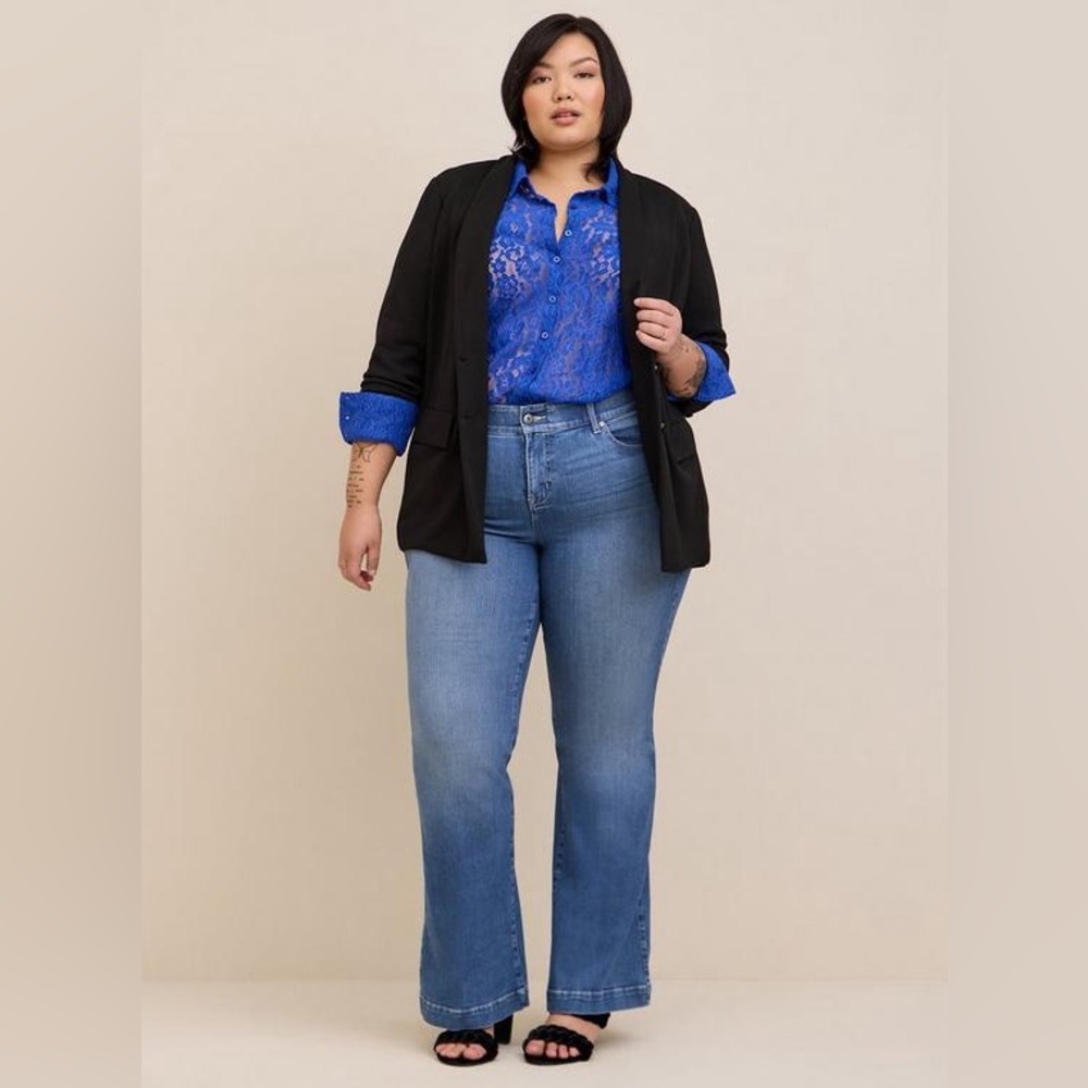 Torrid ❤️‍🔥 Madison Lace Button-Up Long Sleeve Shirt